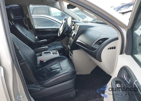 2014 Chrysler Town & Country Touring from USA, damaged, VIN 2C4RC1BG2ER157069